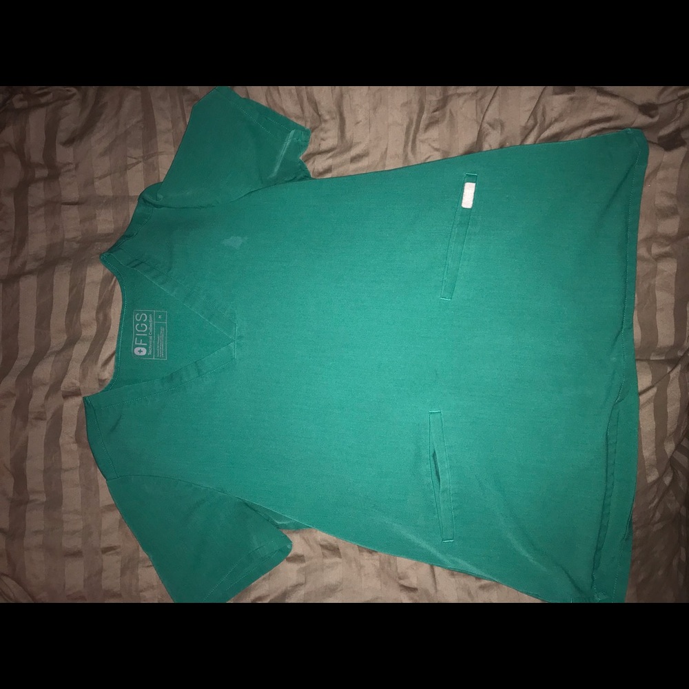 Figs scrub top medium - good condition !